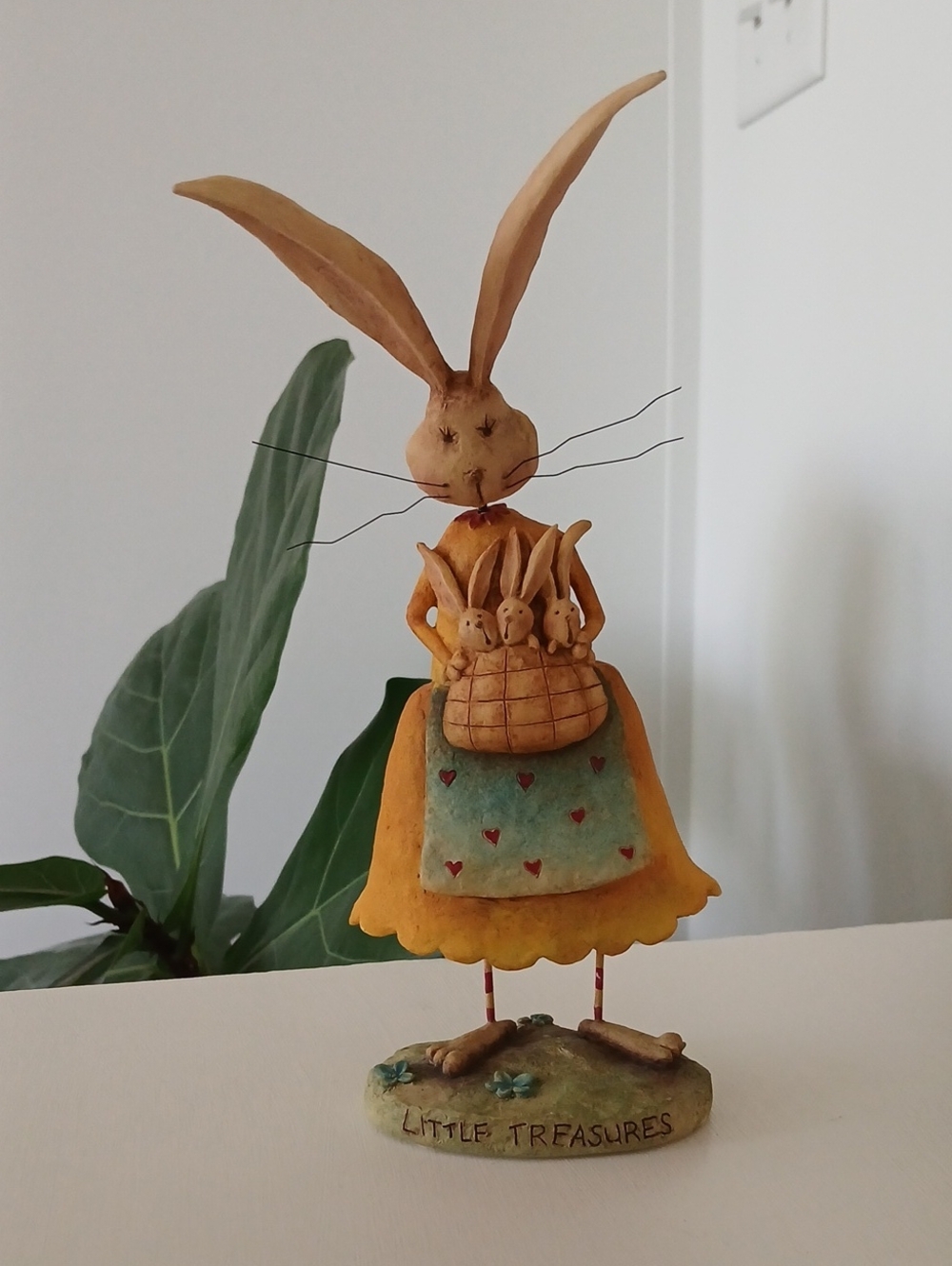 August Moon BIG MAMA Rabbit Bunnies Figurine 0508039 c2005 LANG by Dan DiPaolo